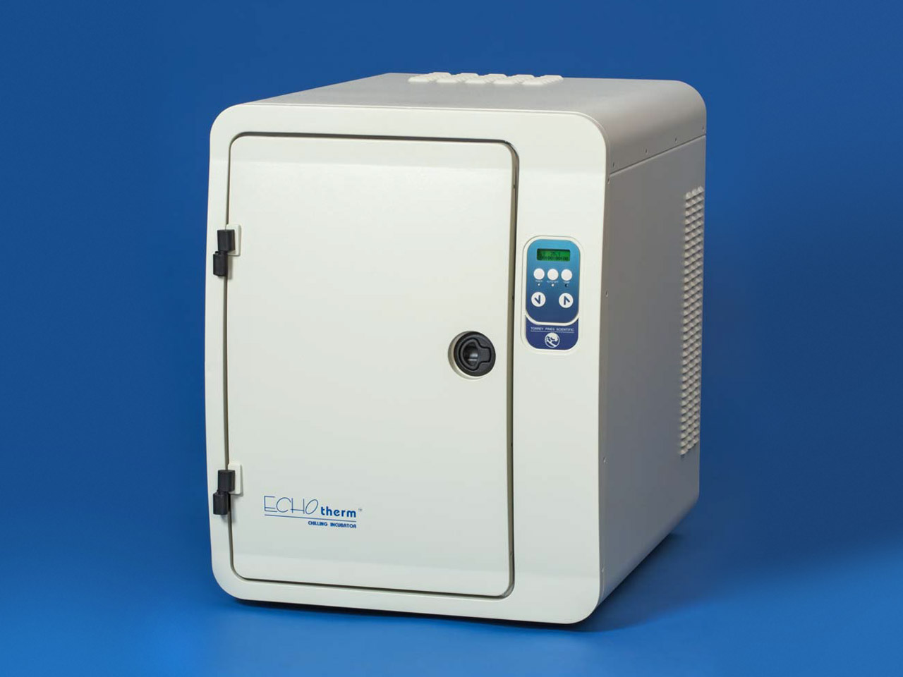 TORREYPINES Fully Programmable Control Chilling/Heating Incubator, Bench Top, 4.0°C to 70.0°C, 55 L